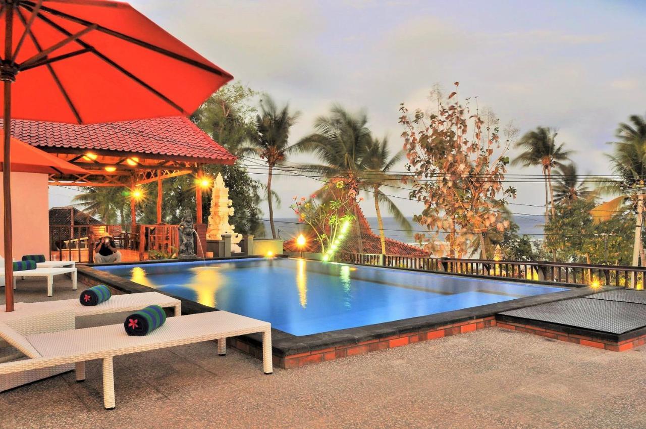 Surya Chandra Beach Bungalow Batununggul Екстериор снимка