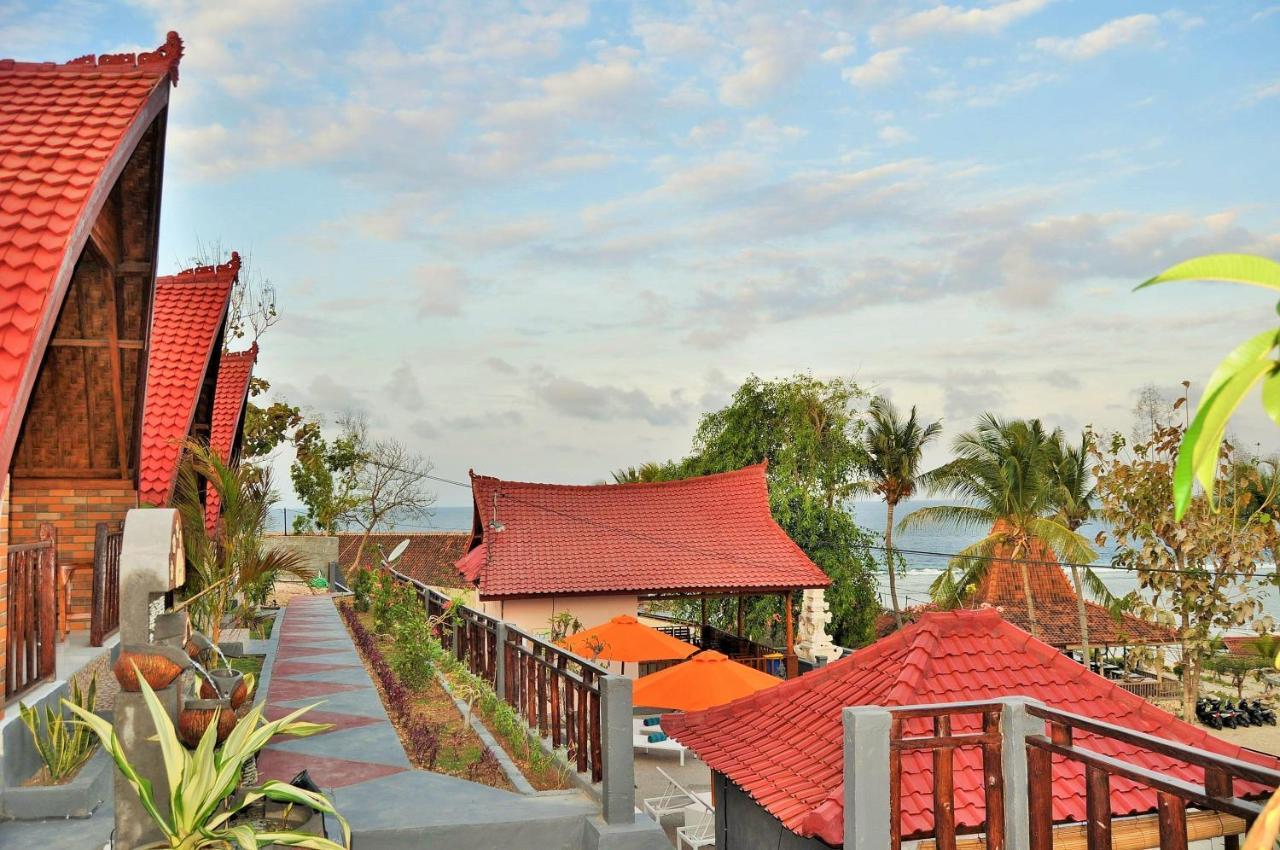 Surya Chandra Beach Bungalow Batununggul Екстериор снимка