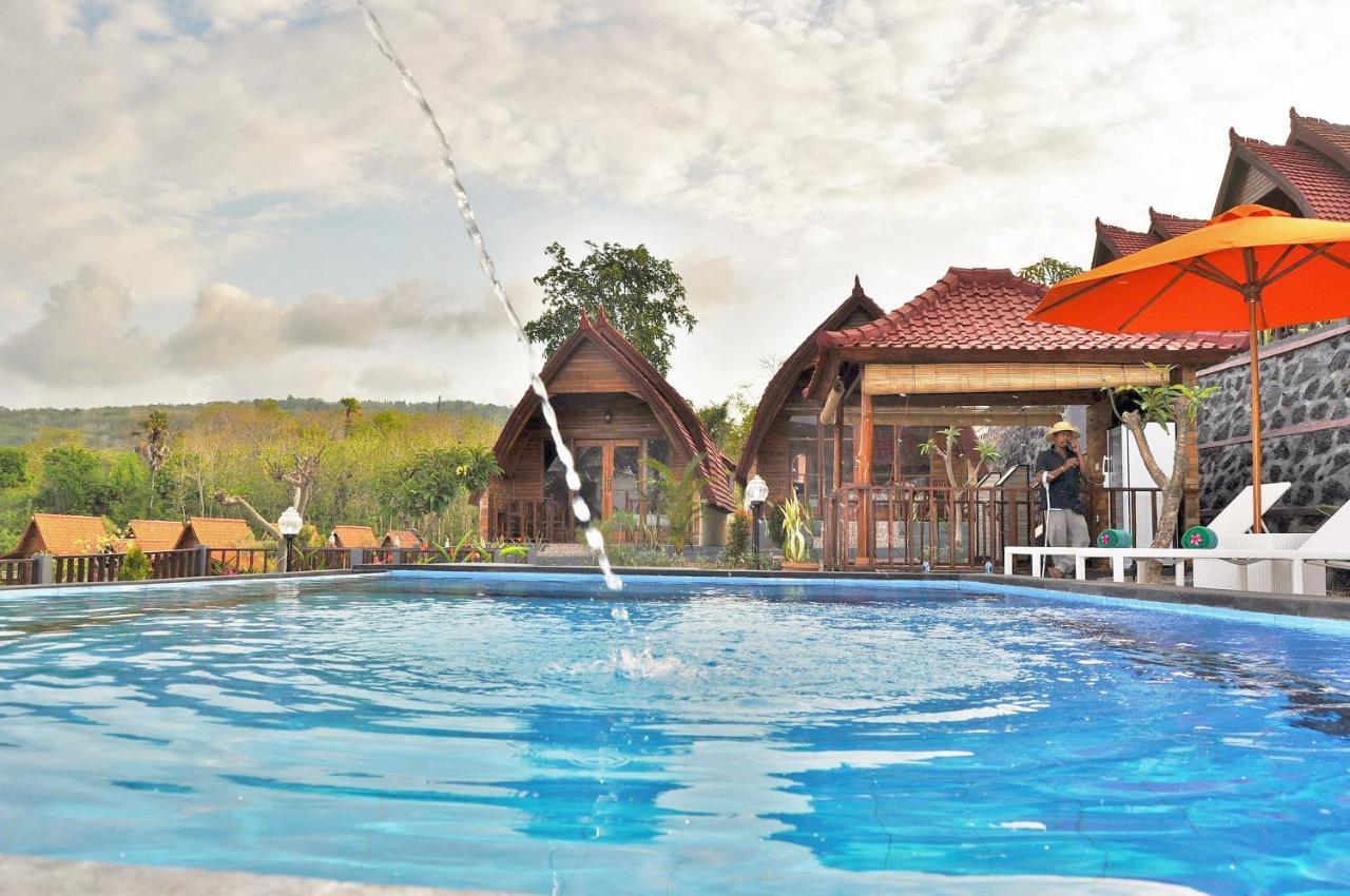 Surya Chandra Beach Bungalow Batununggul Екстериор снимка