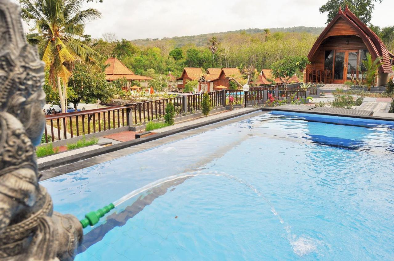Surya Chandra Beach Bungalow Batununggul Екстериор снимка