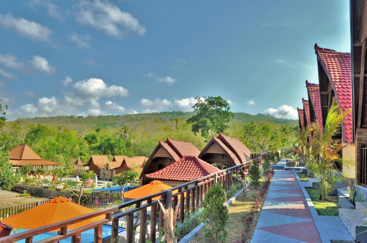 Surya Chandra Beach Bungalow Batununggul Екстериор снимка