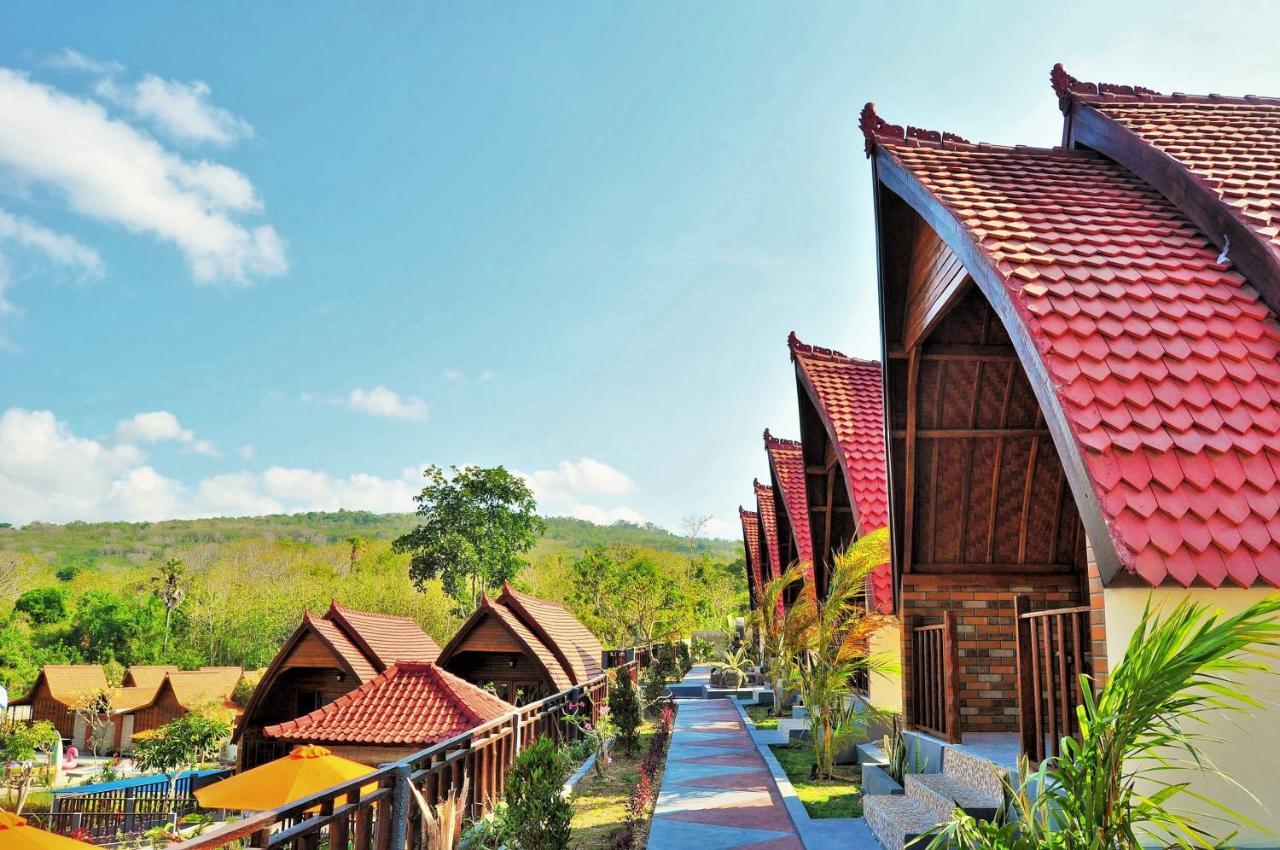 Surya Chandra Beach Bungalow Batununggul Екстериор снимка