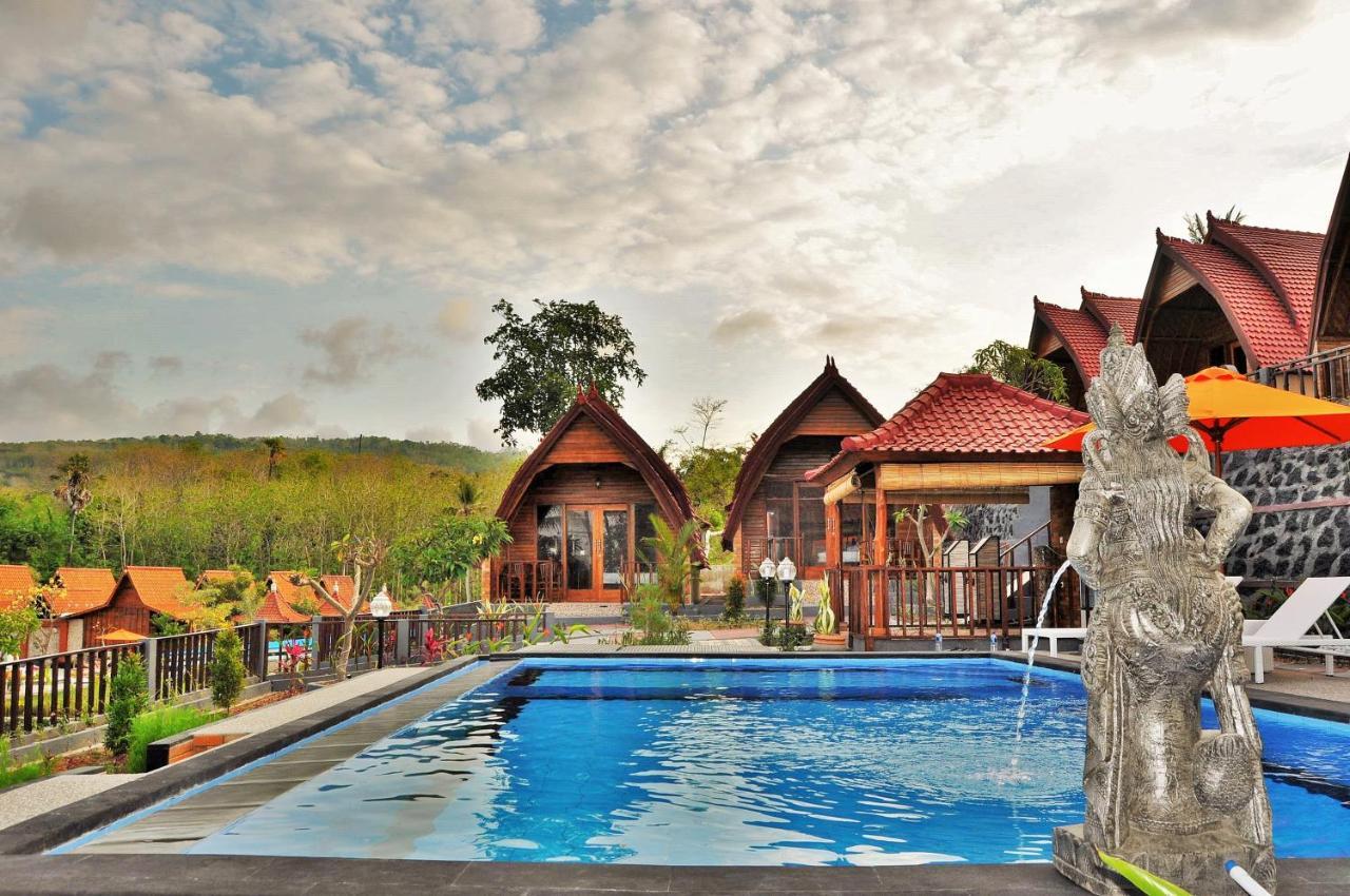 Surya Chandra Beach Bungalow Batununggul Екстериор снимка