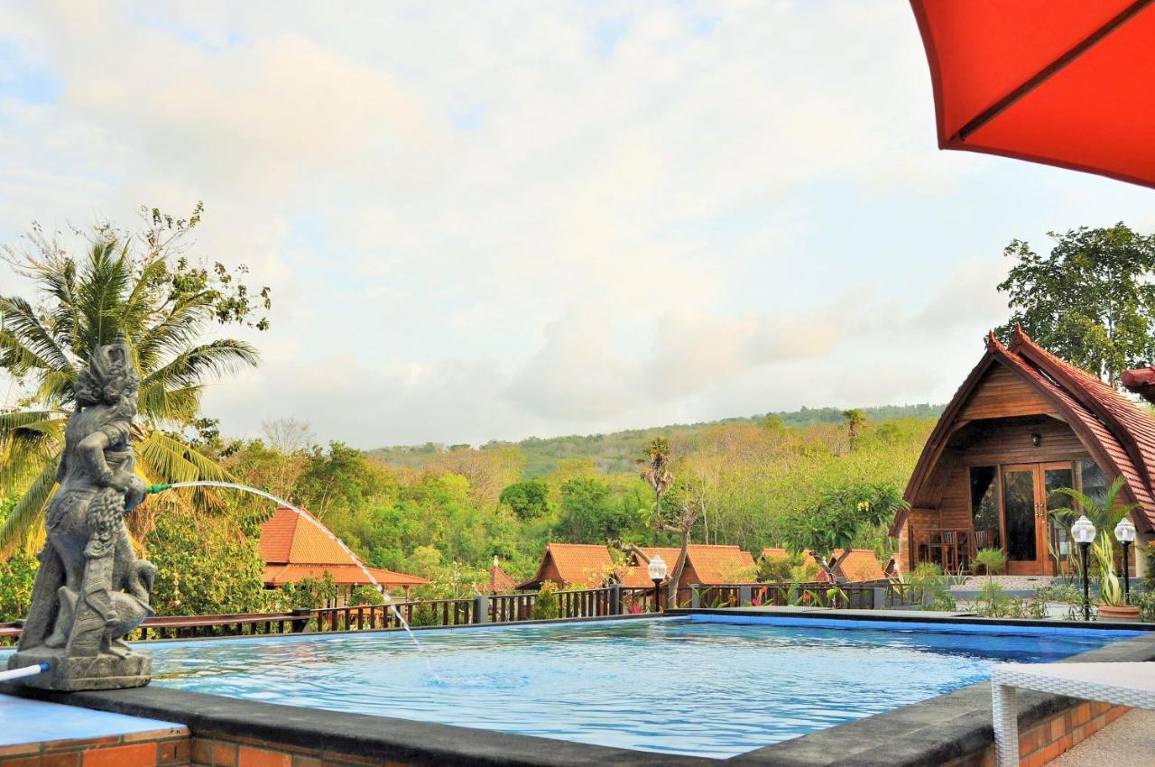 Surya Chandra Beach Bungalow Batununggul Екстериор снимка