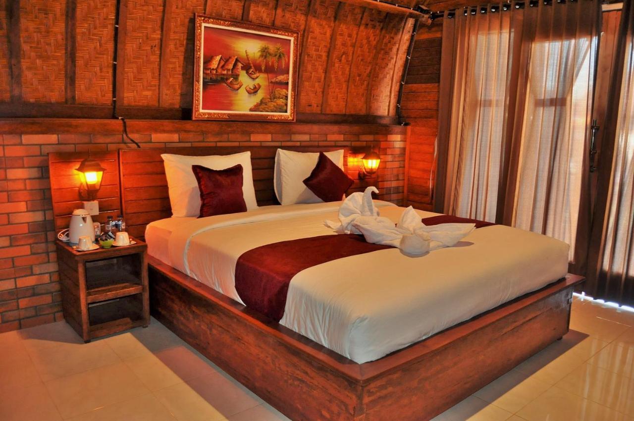 Surya Chandra Beach Bungalow Batununggul Екстериор снимка