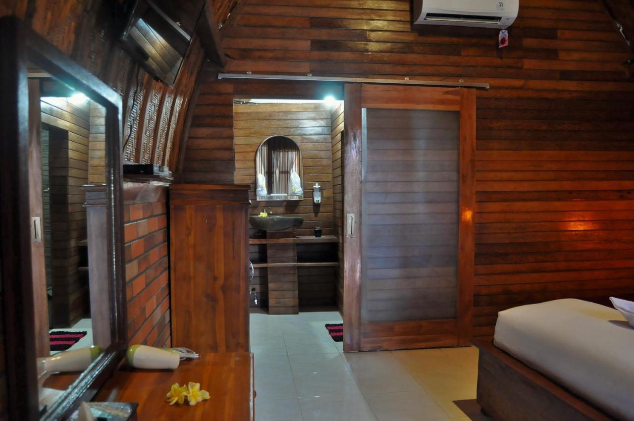 Surya Chandra Beach Bungalow Batununggul Екстериор снимка