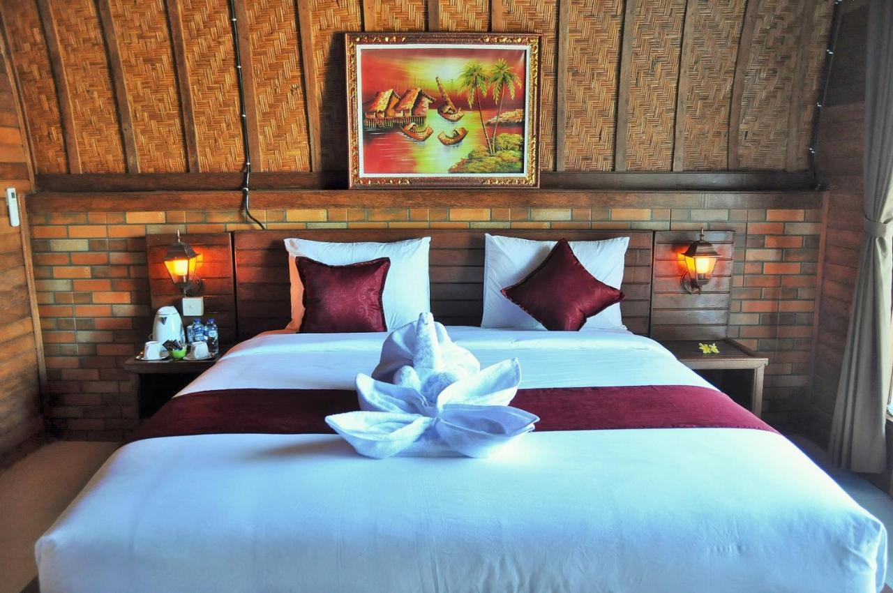 Surya Chandra Beach Bungalow Batununggul Екстериор снимка