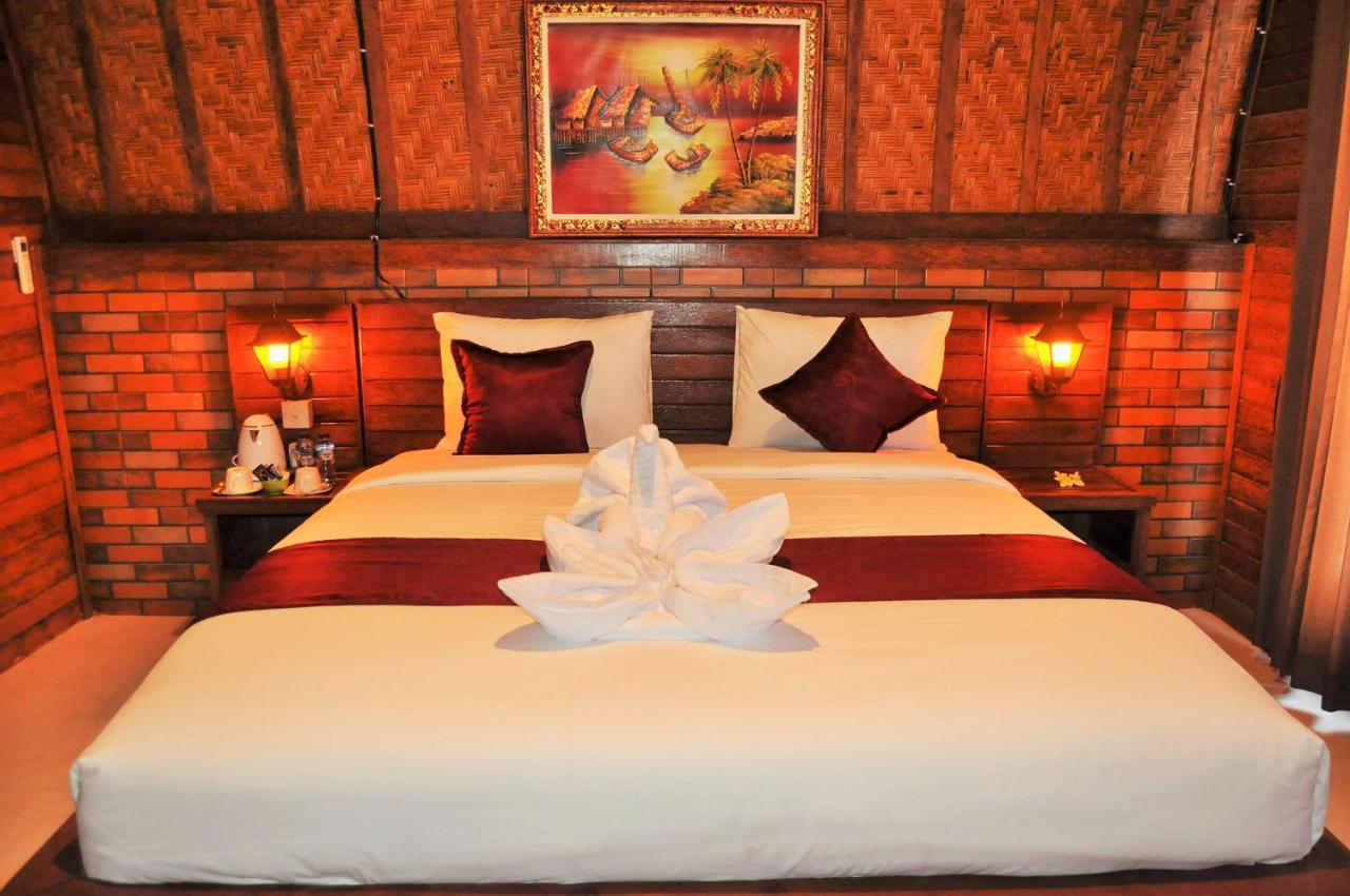 Surya Chandra Beach Bungalow Batununggul Екстериор снимка